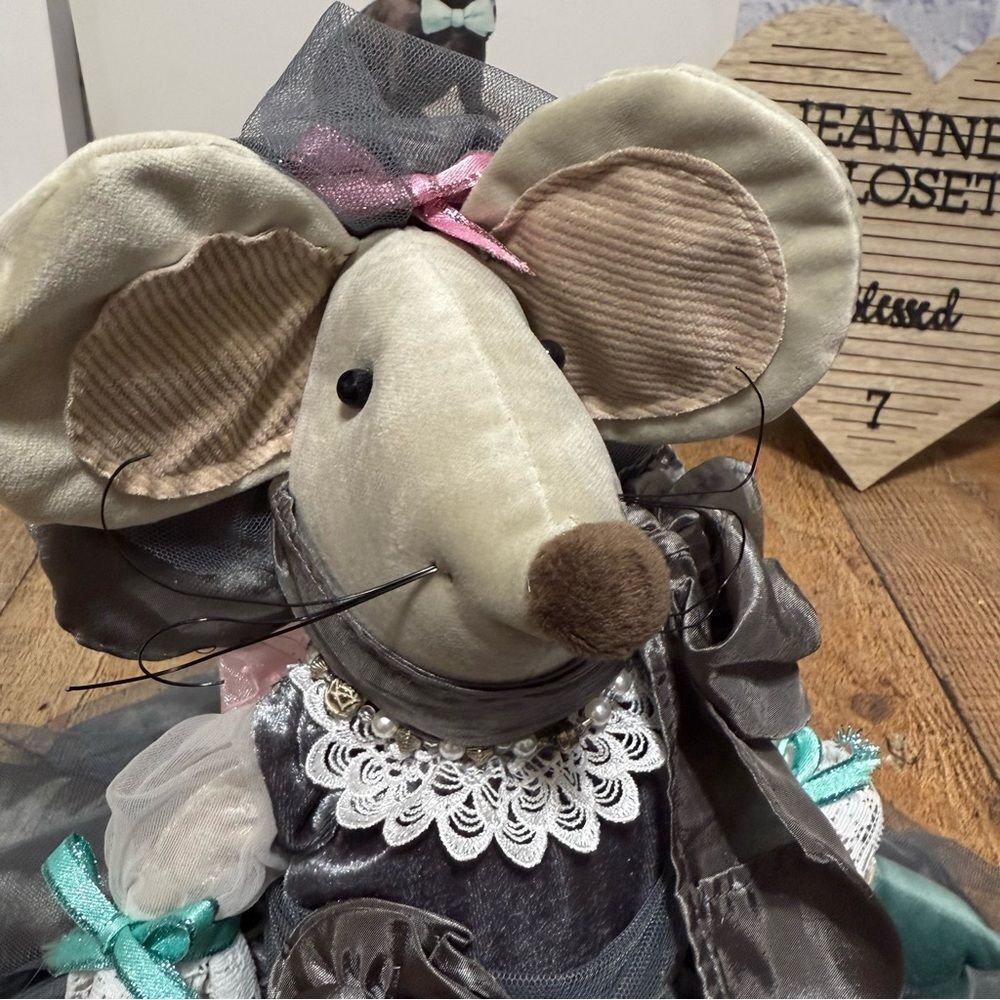 Victorian Decorative Mouse Handmade - Picture 13 of 16